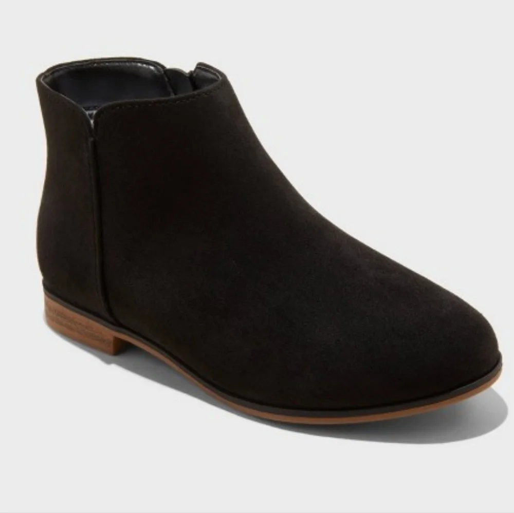 Cat & Jack Opal Zipper Black Boots